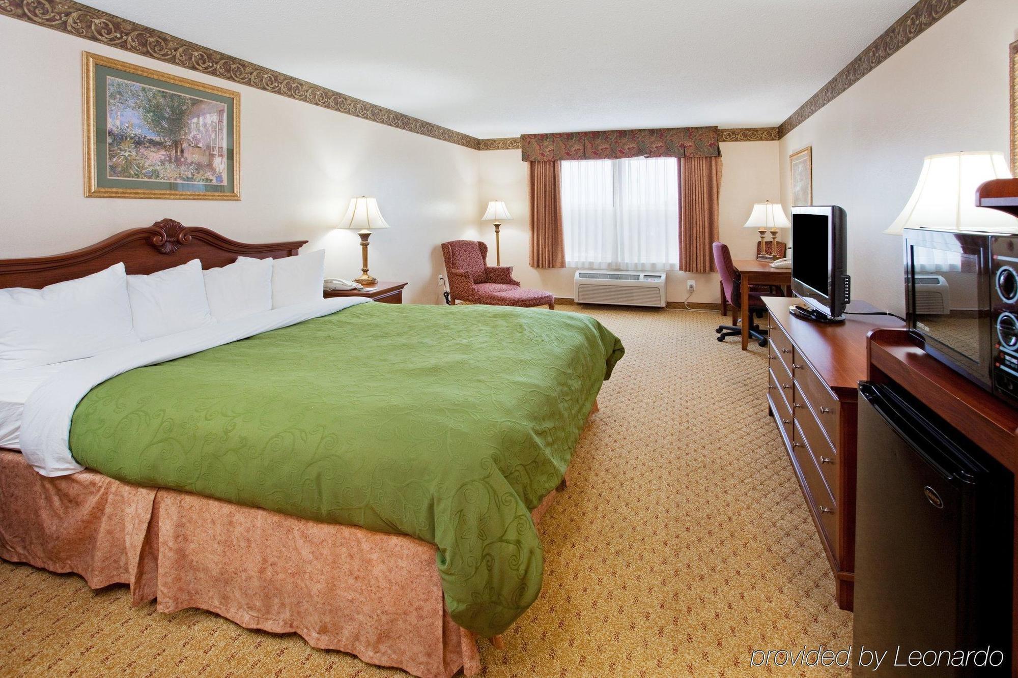 Wingate By Wyndham Waldorf - Washington Dc Area Hotel Room photo